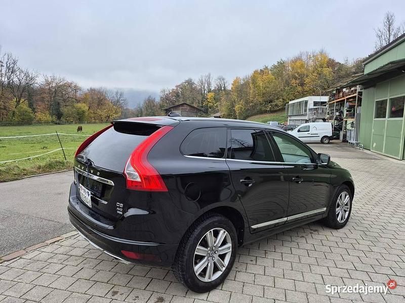 Czarny Używany 2015 Volvo XC60 SUV | 69 500 zł (Super Cena) - Obraz 1/4