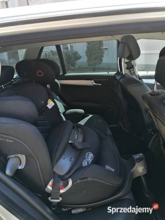 Używany Mercedes 220 Avantgarde 2010 Srebrny