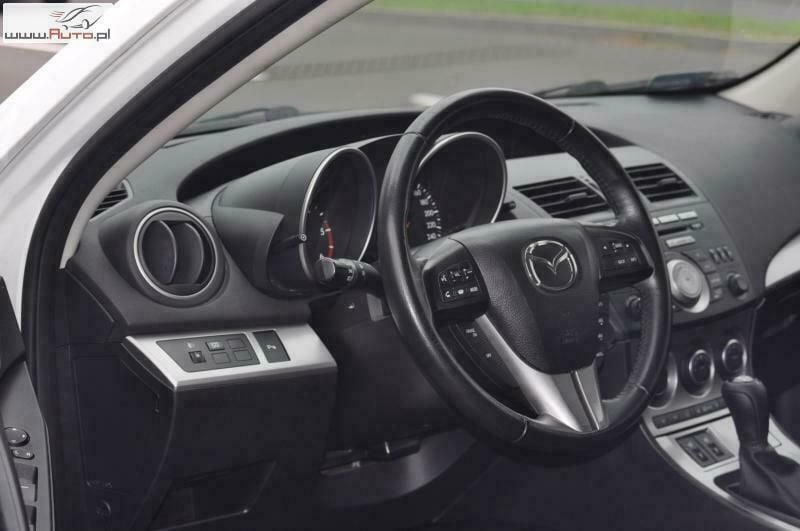 Używany Mazda 3 109 KM (80 kW) 2010 Biały Hatchback