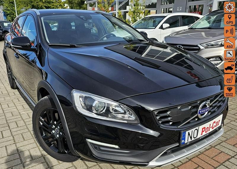 Czarny Używany 2018 Volvo V60 CC Kombi | 74 900 zł - Obraz 1/4
