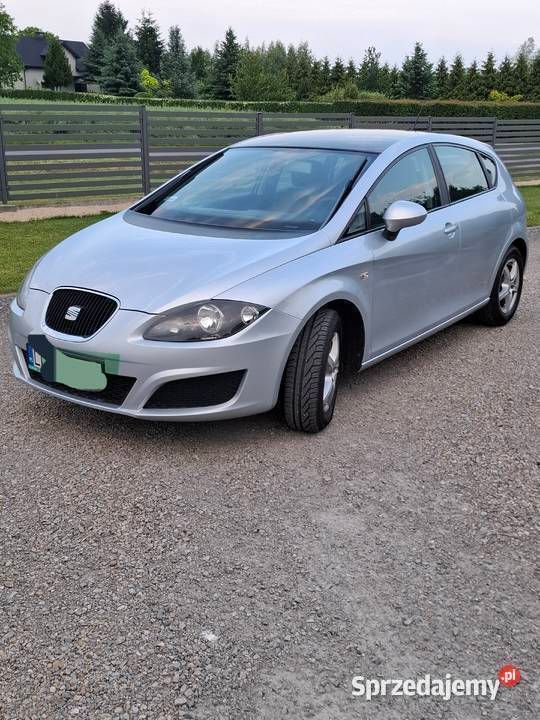 Srebrny Używany 2010 Seat Leon Hatchback | 15 500 zł (Uczciwa cena) - Obraz 1/4