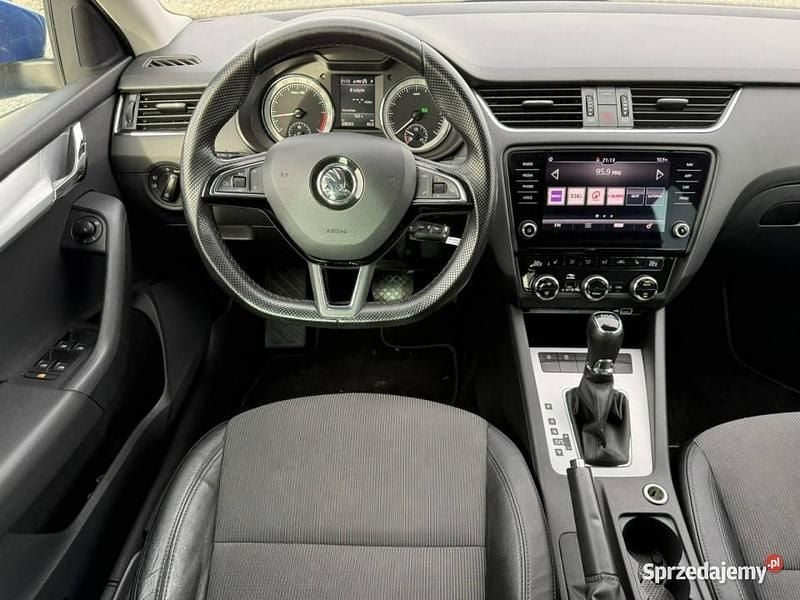 Używany Skoda Octavia Ambition 115 KM (84 kW) 2018 Niebieski Kombi