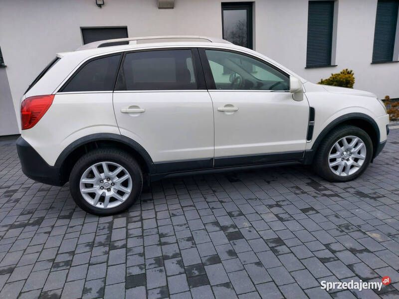 Biały Używany 2012 Opel Antara SUV | 34 900 zł (Uczciwa cena) - Obraz 1/4