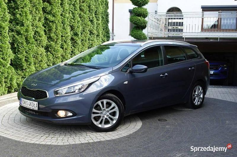 Inny (metalik) Używany 2013 Kia Ceed 2 Kombi | 27 900 zł (Uczciwa cena) - Obraz 1/4