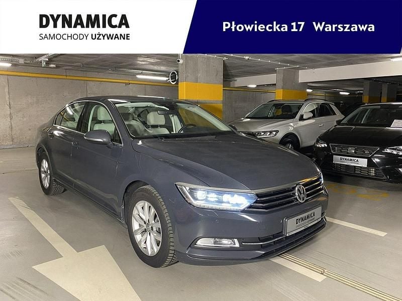 Szary (metalik) Używany 2017 VW Passat Sedan/Limuzyna | 49 900 zł (Uczciwa cena) - Obraz 1/4