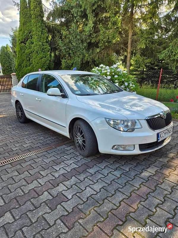Biały Używany 2012 Skoda Superb Sedan/Limuzyna | 16 800 zł (Uczciwa cena) - Obraz 1/4