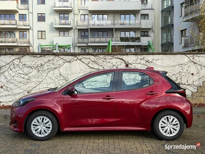 Bordowy Używany 2020 Toyota Yaris Hatchback | 64 500 zł - Obraz 1/4