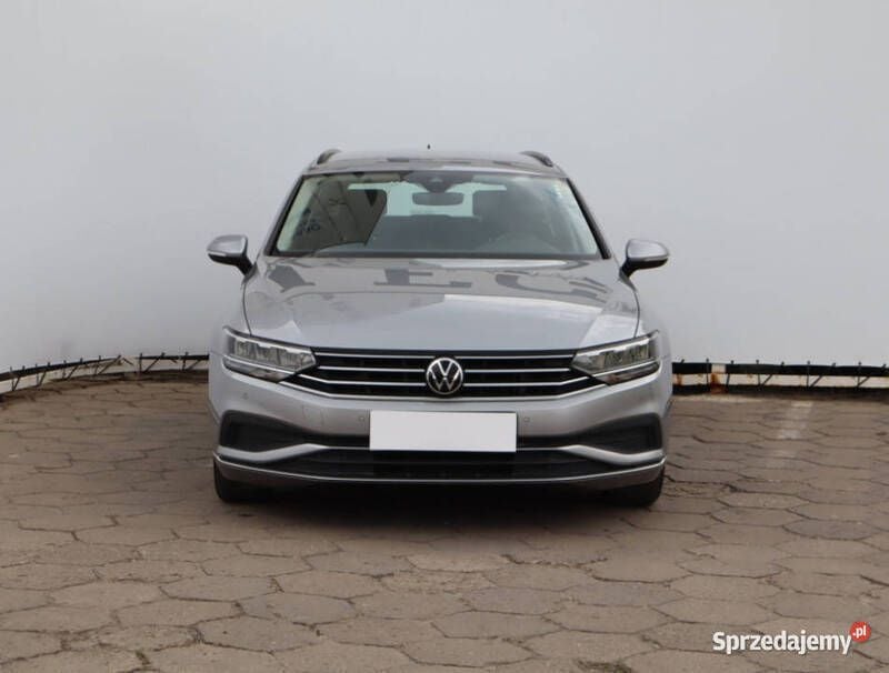 Srebrny Używany 2021 VW Passat Kombi | 66 499 zł (Dobra cena) - Obraz 1/4