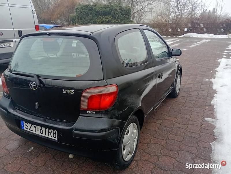 Używany Toyota Yaris 2002 Czarny Hatchback
