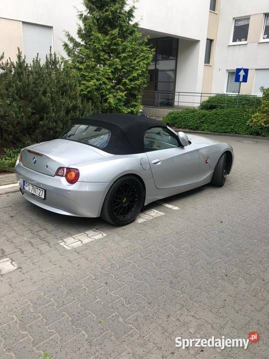 Srebrny Używany 2003 BMW Z4 Kabriolet | 40 000 zł - Obraz 1/4