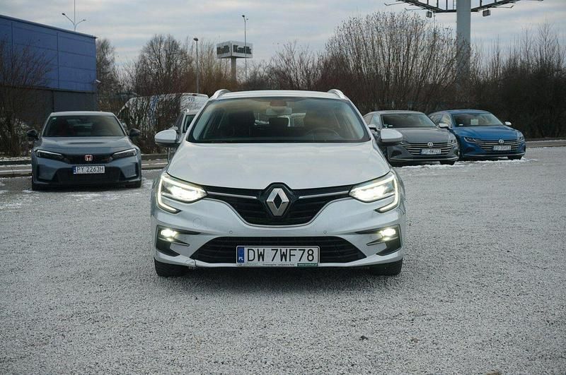 Używany Renault Mégane GrandTour Equilibre 140 KM (102 kW) 2022 Srebrny (metalik) Kombi
