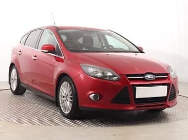 Czerwony Używany 2012 Ford Focus Hatchback | 23 999 zł (Uczciwa cena) - Obraz 1/4