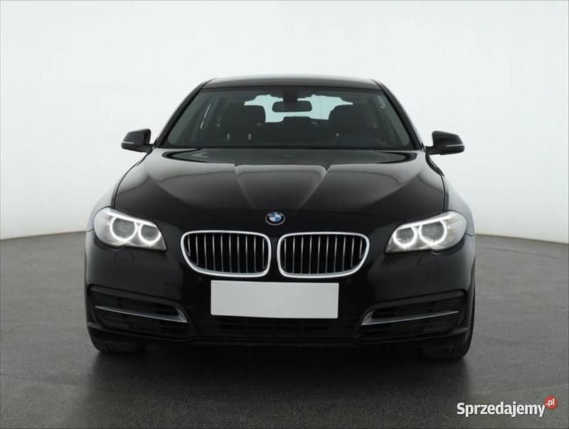 Czarny Używany 2015 BMW 518 Sedan/Limuzyna | 52 999 zł - Obraz 1/4