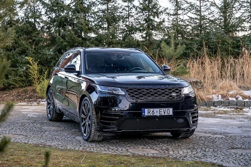 Czarny (metalik) Używany 2017 Land Rover Range Rover Velar R-Dynamic SUV | 149 777 zł - Obraz 1/4