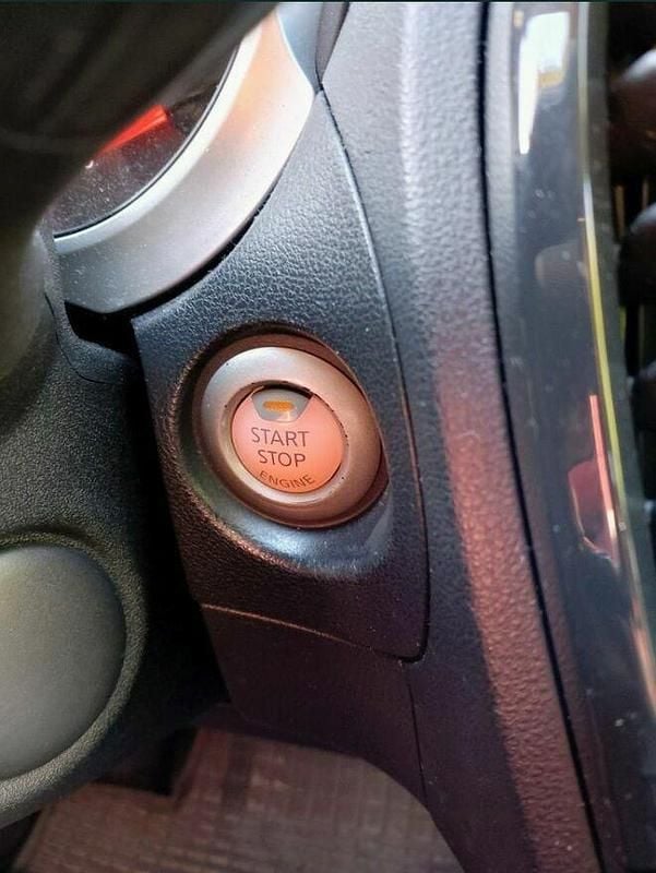 Używany Nissan Juke 117 KM (86 kW) 2010 Szary SUV