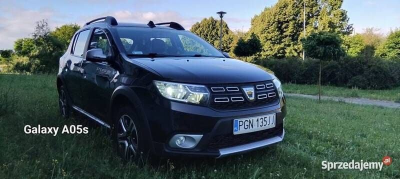 Czarny Używany 2018 Dacia Sandero Lauréate Hatchback | 35 900 zł (Dobra cena) - Obraz 1/4