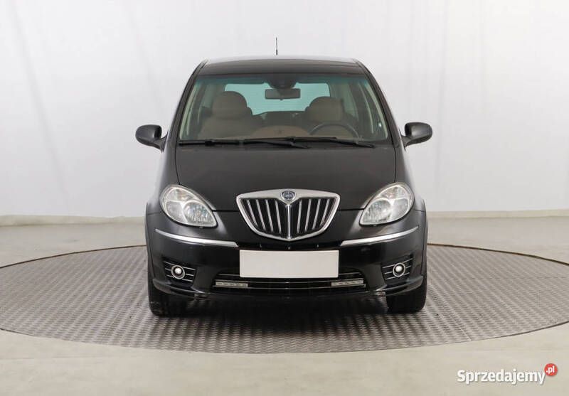 Czarny Używany 2010 Lancia Musa Minivan | 17 999 zł - Obraz 1/4
