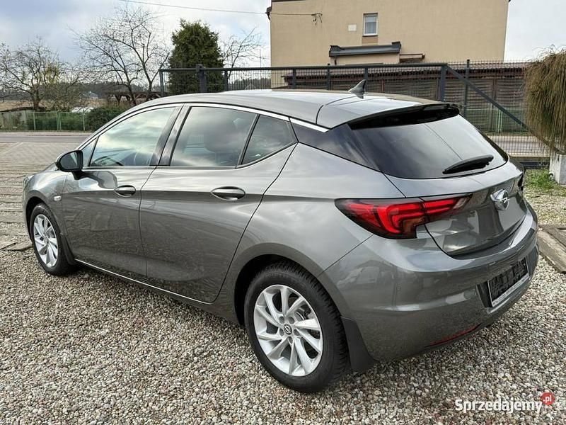 Używany Opel Astra 136 KM (100 kW) 2018 Szary Hatchback
