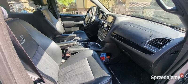 Używany Chrysler Town & Country 2014 Szary Minivan