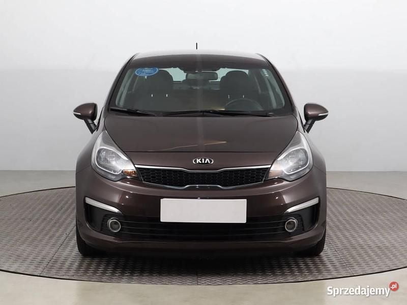 Brązowy Używany 2015 Kia Rio Sedan/Limuzyna | 34 999 zł (Uczciwa cena) - Obraz 1/4