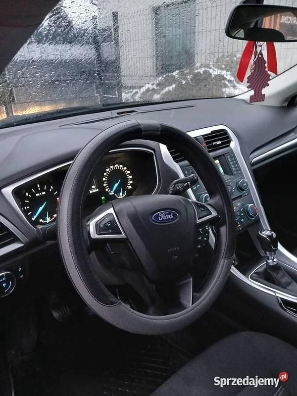 Używany Ford Mondeo 120 KM (88 kW) 2016 Granatowy Hatchback