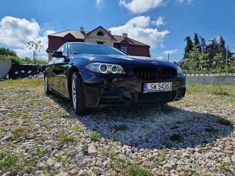 Używany BMW 518 2015 Czarny Sedan/Limuzyna