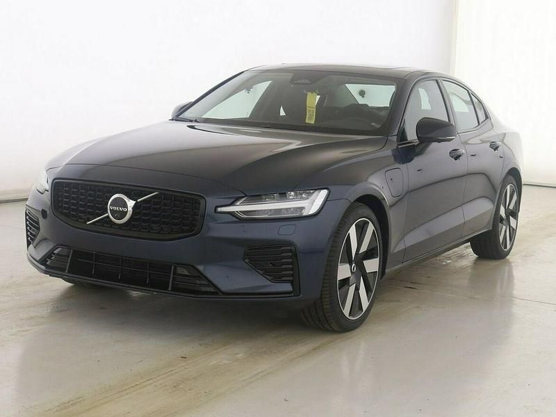 Niebieski Używany 2024 Volvo S60 Ultimate Sedan/Limuzyna | 174 500 zł (Dość drogi) - Obraz 1/4