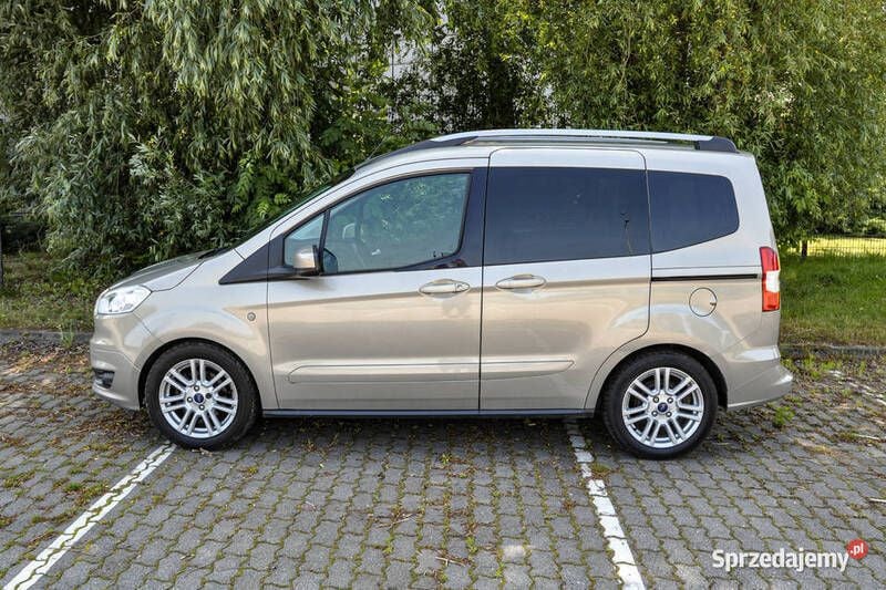 Używany 2016 Ford Tourneo Courier Minivan | 27 500 zł (Uczciwa cena) - Obraz 1/4