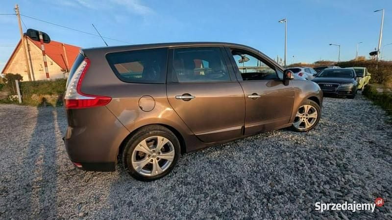Używany Renault Grand Scénic III 106 KM (77 kW) 2011 Brązowobeżowy Minivan