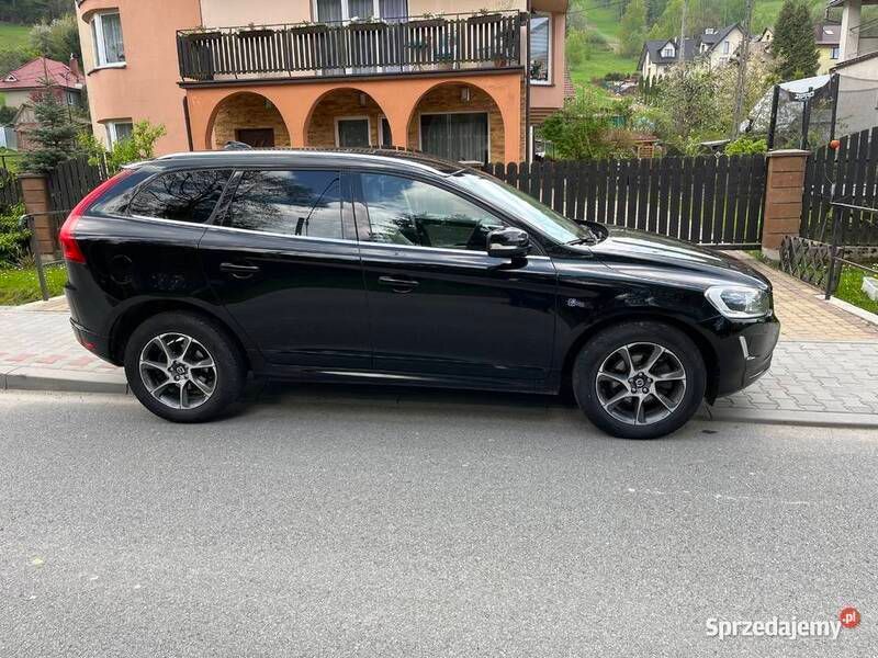 Używany Volvo XC60 2016 Czarny SUV