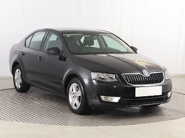 Używany Skoda Octavia 150 KM (110 kW) 2016 Czarny Hatchback