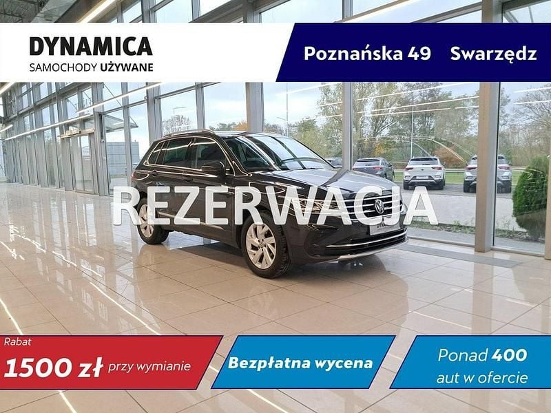 Szary Używany 2022 VW Tiguan SUV | 104 900 zł (Uczciwa cena) - Obraz 1/4