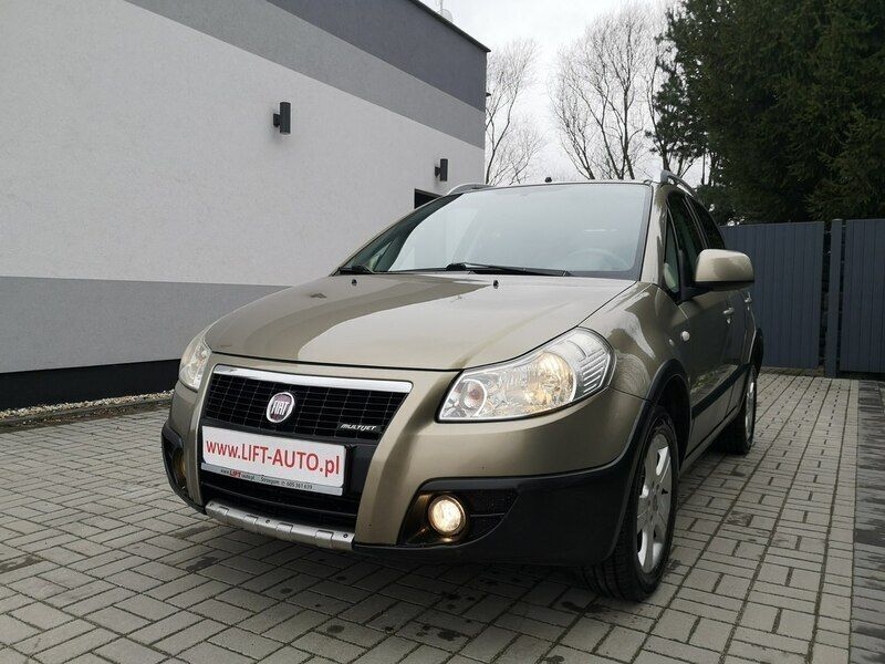Złoty Używany 2008 Fiat Sedici SUV | 19 900 zł (Drogi) - Obraz 1/4