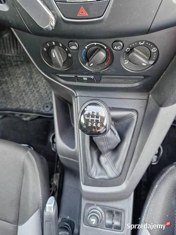 Używany Ford Focus 2014 Czarny Kombi