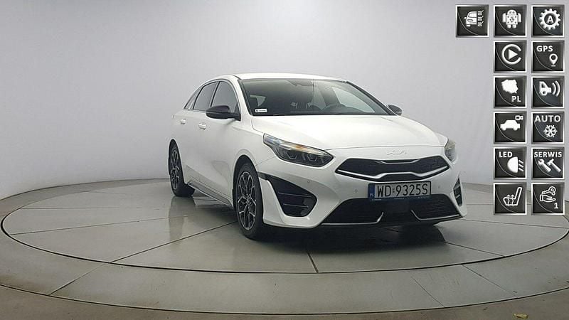 Biały Używany 2022 Kia ProCeed GT-Line Hatchback | 94 850 zł (Dobra cena) - Obraz 1/4