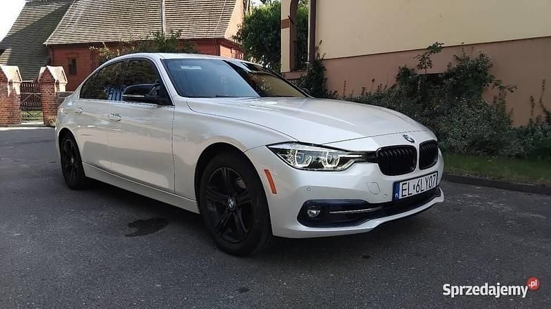 Biały Używany 2018 BMW 330 Sedan/Limuzyna | 79 900 zł - Obraz 1/4