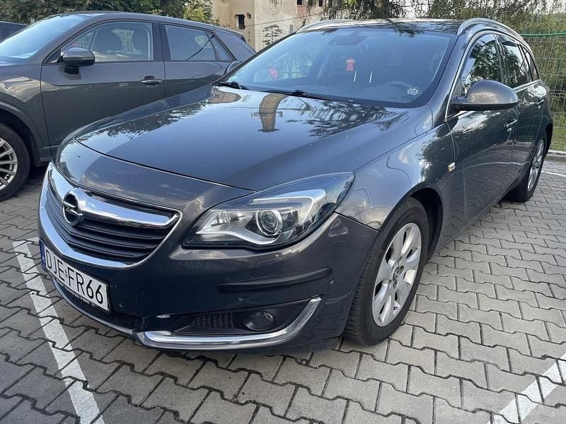 Grafitowy metalik Używany 2016 Opel Insignia Kombi | 31 900 zł (Dobra cena) - Obraz 1/4
