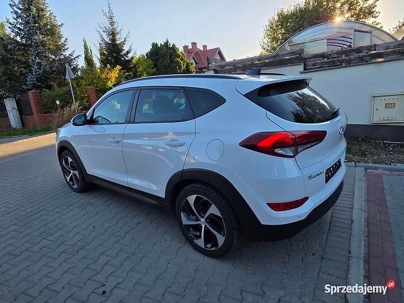 Biały Używany 2017 Hyundai Tucson SUV | 68 500 zł (Super Cena) - Obraz 1/4