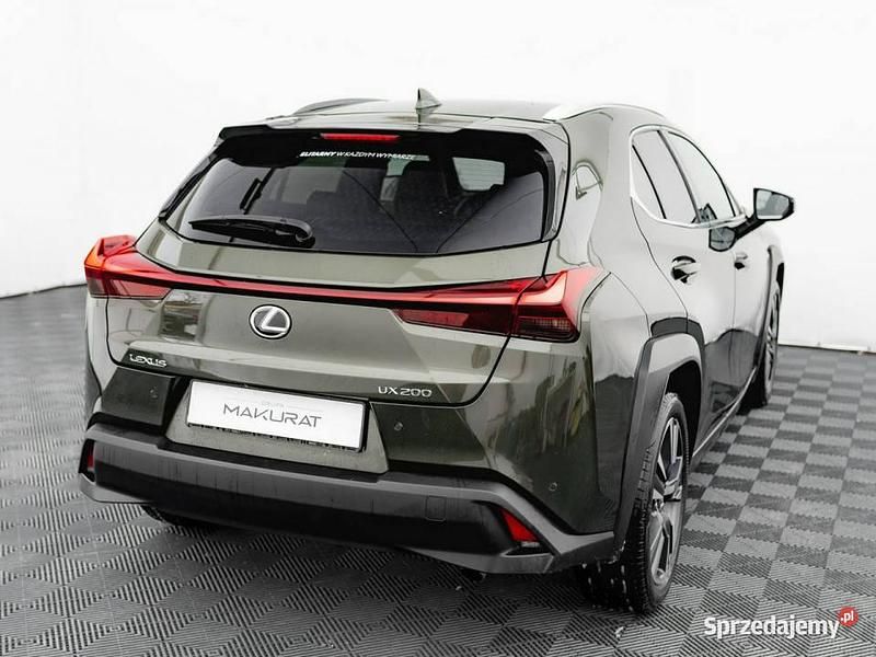 Używany Lexus UX Business Edition 173 KM (127 kW) 2023 Zielony (metalik) SUV
