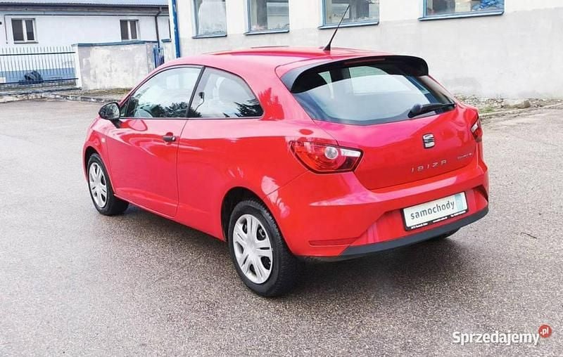 Używany Seat Ibiza 75 KM (55 kW) 2013 Czerwony Hatchback