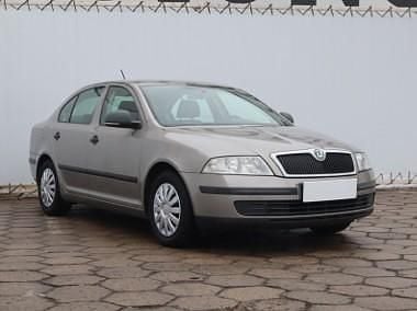 Używany Skoda Octavia 102 KM (75 kW) 2011 Beżowy Hatchback