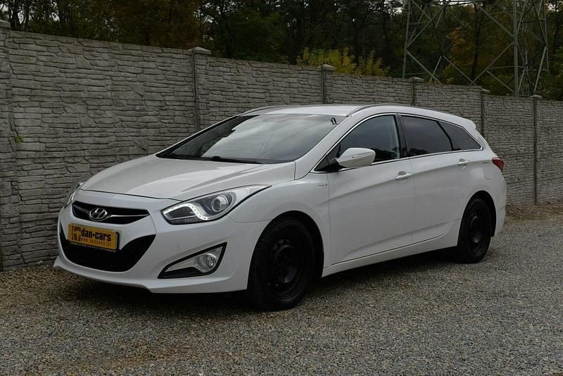 Biały Używany 2011 Hyundai i40 Kombi | 28 900 zł (Uczciwa cena) - Obraz 1/4