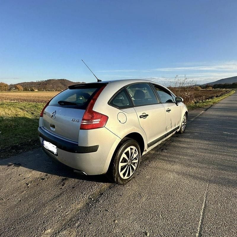 Używany Citroën C4 109 KM (80 kW) 2006 Srebrny Hatchback