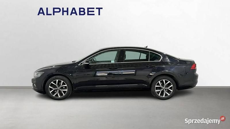 Czarny Używany 2022 VW Passat Business Sedan/Limuzyna | 81 500 zł (Uczciwa cena) - Obraz 1/3