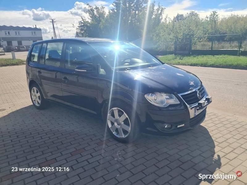 Używany 2010 VW Touran Minivan | 12 000 zł (Dobra cena) - Obraz 1/4