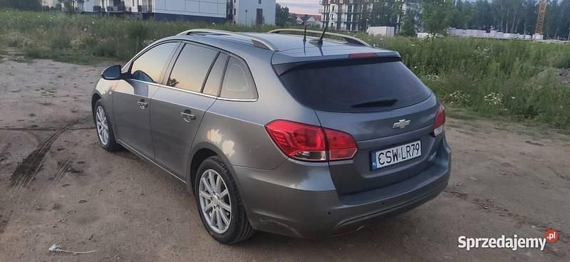 Szary Używany 2013 Chevrolet Cruze Kombi | 23 500 zł (Drogi) - Obraz 1/4