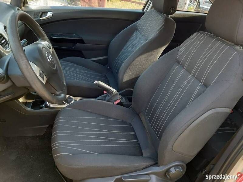 Używany Opel Corsa 2008 Srebrny Hatchback