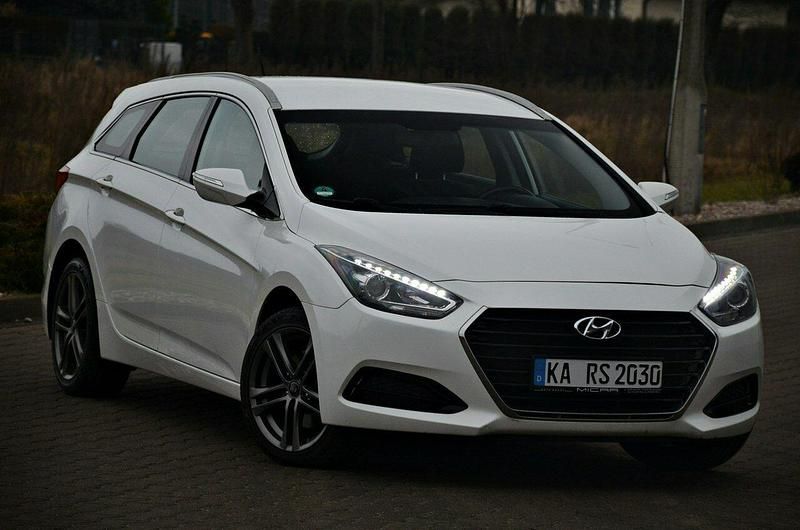 Używany Hyundai i40 117 KM (86 kW) 2016 Biały Kombi