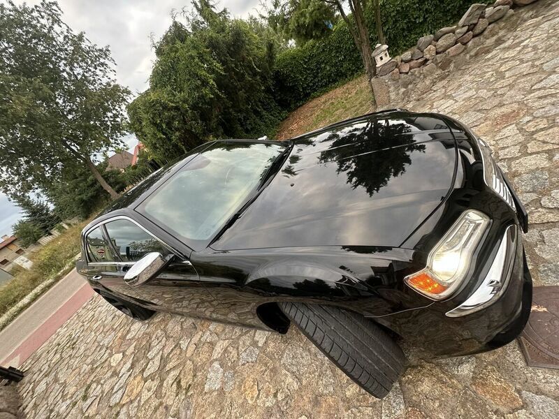 Czarny Używany 2013 Lancia Thema Sedan/Limuzyna | 52 200 zł - Obraz 1/4