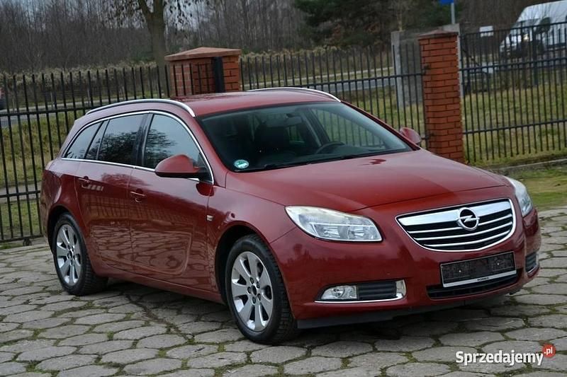 Używany Opel Insignia Sport 220 KM (161 kW) 2010 Bordowy Kombi